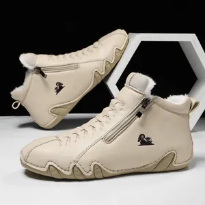 Beige Stiefeletten aus Kunstleder mit warmem Fleecefutter und Reißverschluss