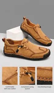 Macro-opname van bruine lederen herensneakers met fijne textuur en versterkte stiksels