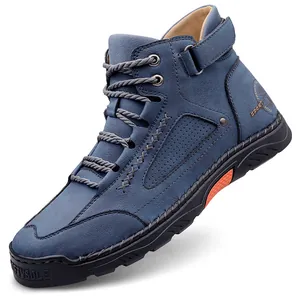 Hoge blauwe herensneakers met klittenbandsluiting en stevige rubberen zool