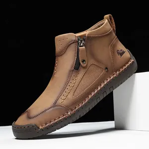 Braune Herren-Lederstiefel mit seitlichem Reißverschluss und handgefertigten Nähten