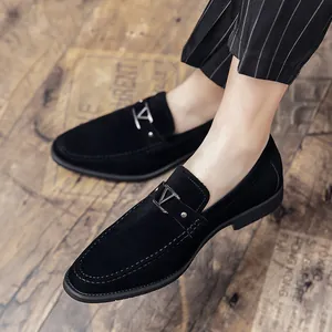 Mocasines de Gamuza Casual para Hombre Punta Estrecha Slip-On Zapatos de Conducir Con Hebilla en V de Metal Negro Azul Tallas Grandes