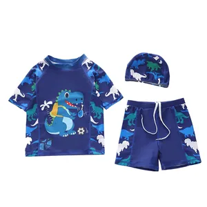 Detail van de 3-delige kinderzwemkleding met dinosaurusprints en verstelbaar trekkoord