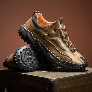 Chaussures de loisirs rétro en cuir marron pour hommes avec semelle antidérapante à picots