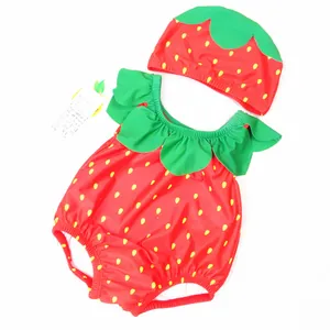Aardbei thema kinderbadpak set met bijpassende badmuts en groene ruches voor baby's