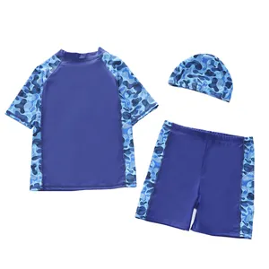Maillot de bain 3 pièces pour garçon avec imprimé camouflage bleu et bonnet assorti
