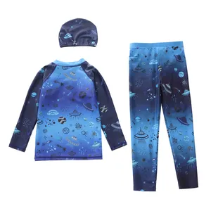 Ensemble de bain 3 pièces pour enfants avec motif espace dégradé bleu et manches