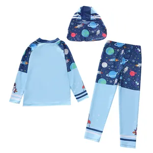 Détails de l'ensemble de bain trois pièces pour enfants avec motifs d'astronautes