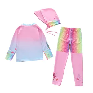 Maillot de bain trois pièces pour enfants avec des motifs d'écailles de sirène colorées