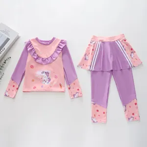 Costume da bagno due pezzi per bambina con stampa unicorno e gonna a balze con leggings