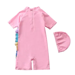 Maillot de bain rose une pièce pour fille avec bonnet assorti, volants et zip au dos