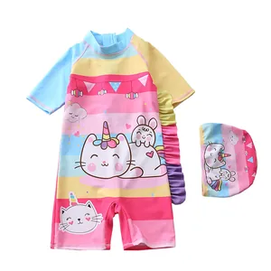 Maillot de bain enfant une pièce à motif chat licorne et arc-en-ciel avec bonnet assorti