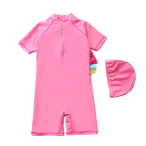 Maillot de bain une pièce rose pour fille avec volants colorés et bonnet assorti