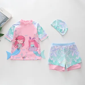 Costume da bagno tre pezzi per bambina con stampa a sirena, volant e cuffia inclusa