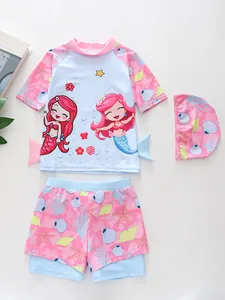 Dettaglio set bikini tre pezzi bambina sirena con balze e protezione solare UV