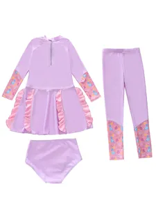Détails du haut de maillot lilas à manches longues avec motifs marins et volants