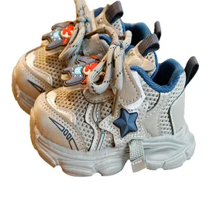 Loopschoenen voor peuters met ademend mesh en antislip zachte zolen in grijs en blauw