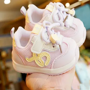 Scarpe primi passi traspiranti rosa con rete e suole in gomma antiscivolo per neonati