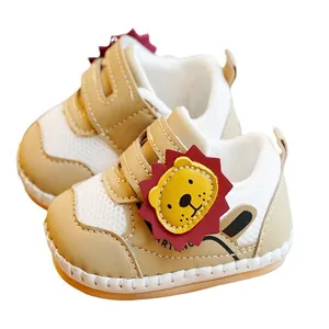 Ademende babyschoentjes met zachte zolen en schattige cartoon leeuwenpatch voor baby's