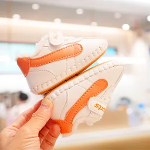Winter Baby Lauflernschuhe mit warmem Fleece-Futter und rutschfester Softsohle in Weiß-Orange