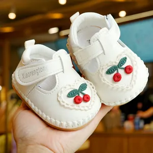 Chaussures de Premier Pas Bébé Fille Semelle Souple Broderie Cerise Dentelle Cœur Antidérapant Cuir Synthétique
