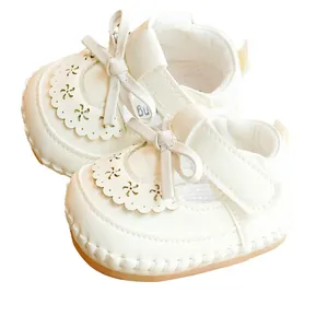 Soft cream baby Mary Janes with decorative bow and non-slip sole for toddlers