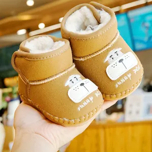 Warme Baby-Schneestiefel in Camel mit weichem Fellfutter und süßem Comic-Hunde-Design