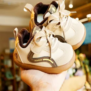 Chaussures de Marche d'Hiver pour Bébé Doublure en Fausse Fourrure Semelle Souple Antidérapante Baskets Chaudes Décontractées