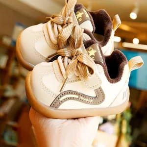 Chaussures de marche d'hiver fourrées pour bébé avec semelle en caoutchouc antidérapante