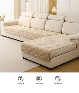 Détail de la housse de canapé en peluche épaisse beige avec texture matelassée douce