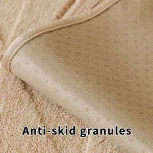 Coussin de canapé en peluche épaisse avec envers antidérapant et velours chaud