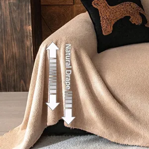 Dicke kamelfarbene Plüsch-Sofaüberwurfdecke mit weicher Textur und elegantem Fall