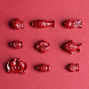Pendenti Tradizionali a Forma di Pesce in Cinabro Sabbia Viola Oro Koi Pesci Rossi Charms per Creazione di Gioielli Fai da Te Accessori per Bracciali e Collane Stile Folk Donna Regalo