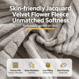 Copridivano elastico in velluto jacquard beige con trama a righe antiscivolo
