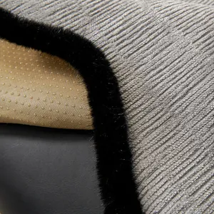 Coussin de canapé en chenille épais avec texture ondulée grise et dos antidérapant