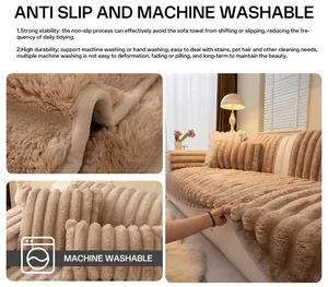 Detail der Sofaabdeckung aus Kamelhaarimitat mit rutschfester Unterseite und Waschbarkeit