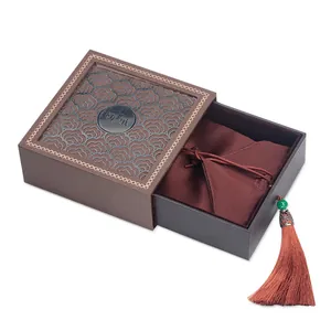 Joyero tradicional chino con grabado Heritage y elegante borla de seda decorativa