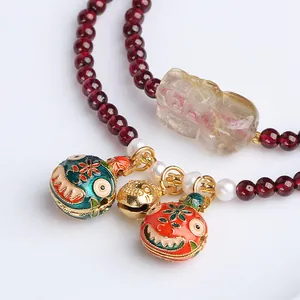 Pulsera de granate natural con dije Pi Xiu y colgantes de nubes esmaltadas para mujer