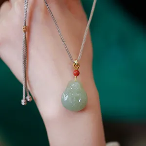 Pendentif Bouddha en jade Hetian naturel avec cordon tressé marron ajustable