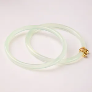 New Chinese Style Apple Green Chalcedony Bangle Set With 925 Sterling Silver Gold Plated Ruyi Bell Pendant Zirconia Gemstone Elegant Jewelry For Women
