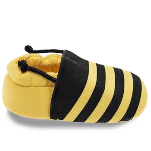 Detailansicht der Baby-Lauflernschuhe im Bienen-Design mit gelben Streifen und Kordelzug