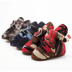 Détails de chaussures bébé camouflage avec semelles souples et doublure polaire chaude