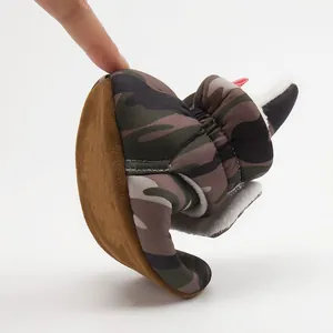 Bottes bébé souples motif camouflage avec doublure polaire chaude et flexible