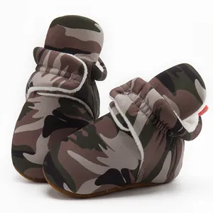Chaussures de marche camouflage pour bébé avec semelle souple et doublure polaire