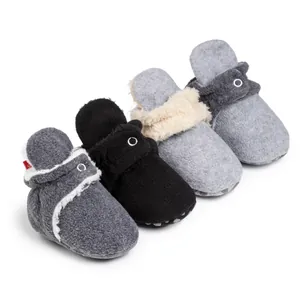 Warme Fleece-Lauflernschuhe für Babys mit rutschfester Sohle und Klettverschluss in 4 Farben