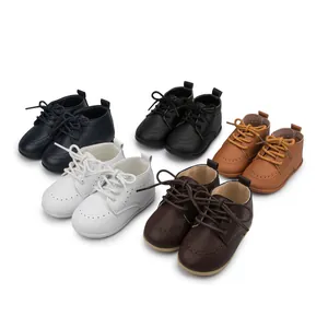 Klassische Baby-Oxford-Schuhe mit Brogue-Details in Marine, Schwarz, Braun und Weiß