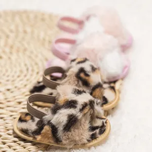 Chaussons en Peluche en Fausse Fourrure pour Bébé Imprimé Léopard Chaussures Premiers Pas Doublées de Polaire Sangle Élastique