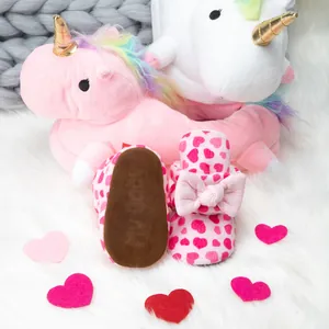 Chaussures Premiers Pas pour Bébé Fille Semelle Souple Antidérapante Motif Cœur Décoration Nœud Peluche Chaussons Intérieur