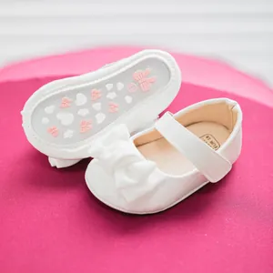 Weiße Baby-Mary-Jane-Schuhe mit großer Schleife und rutschfesten Gummisohlen