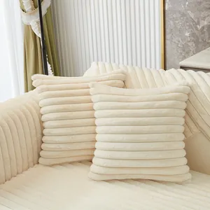 Coussins de canapé épais en peluche de lapin avec housses texturées de couleur crème