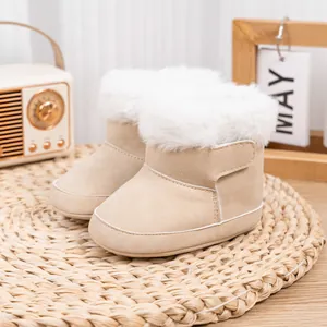 Bottes d'hiver beiges pour bébé avec doublure en fausse fourrure blanche et bride velcro